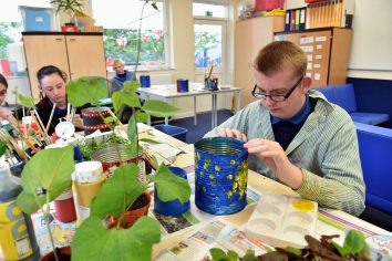 4-classroom-greenery-1920px-PTH_8316